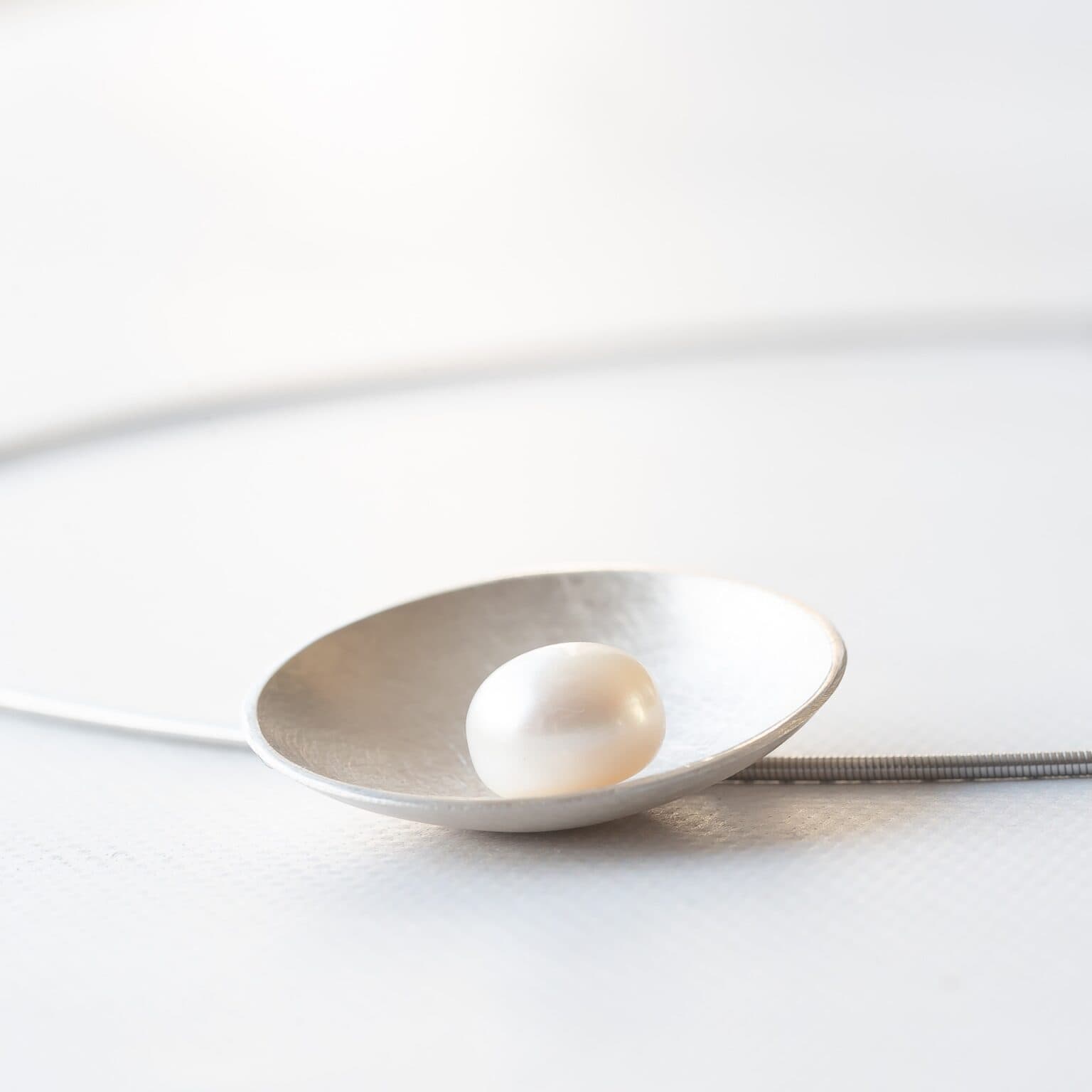 Ketting – ziilver schelp met parel