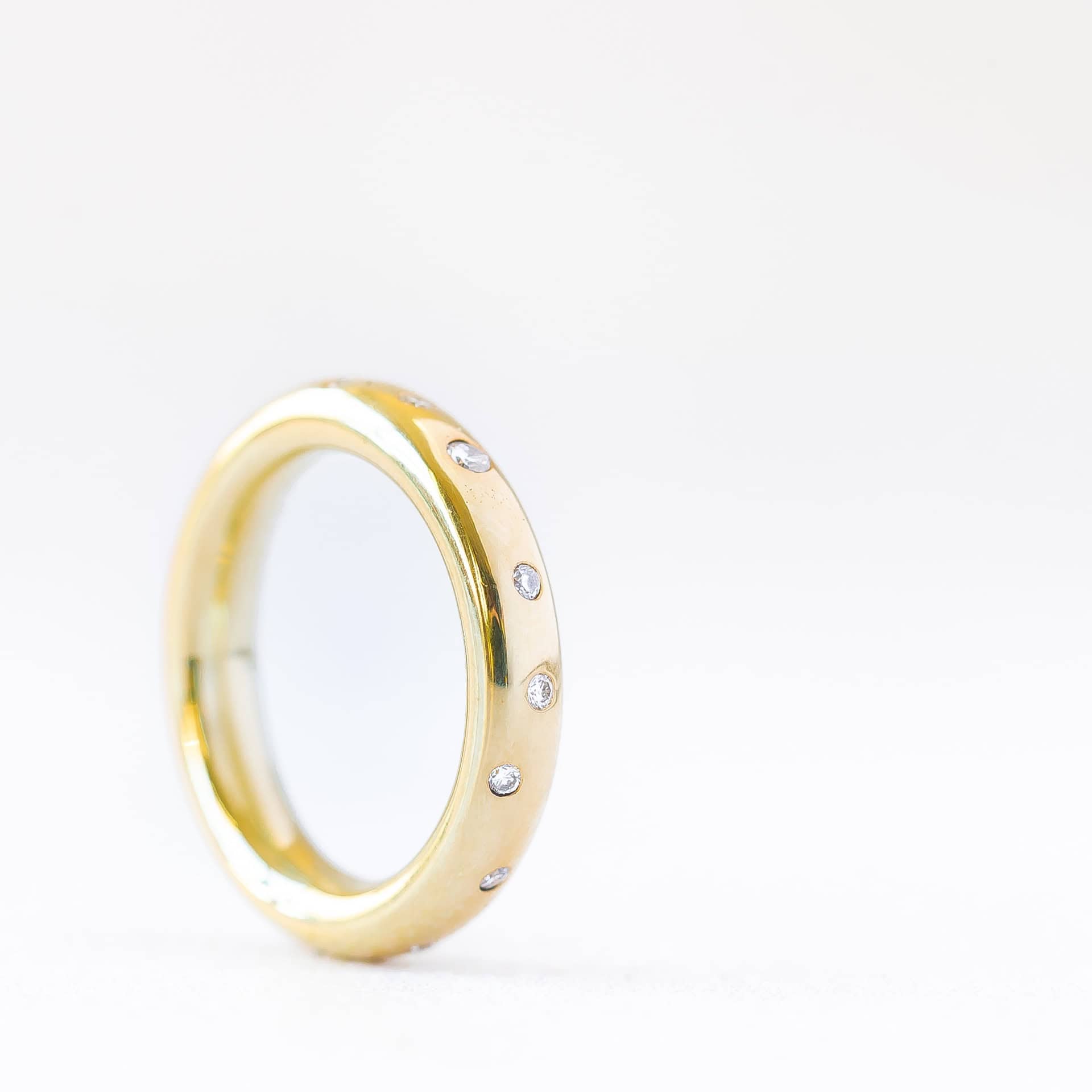 Gouden ring met briljanten.