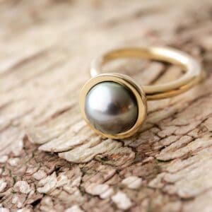 Gouden ring met Tahiti parel