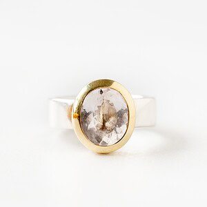 Ring van zilver, 14 karaat geelgoud en morganiet