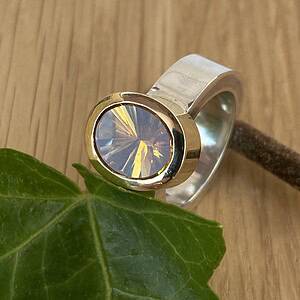 Ring met citrien in gouden zetkast.