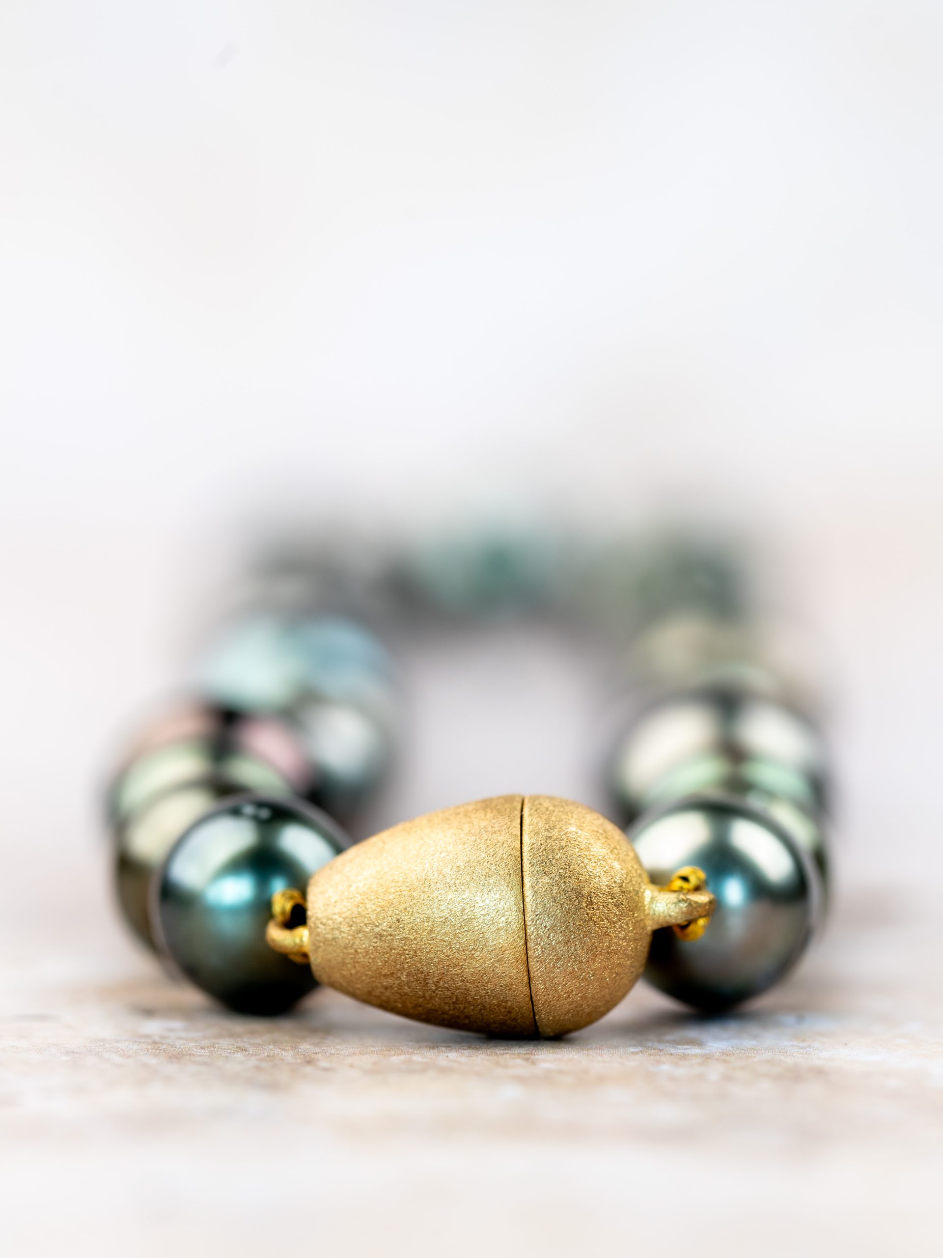 Collier in goud met tahitiparel en briljant